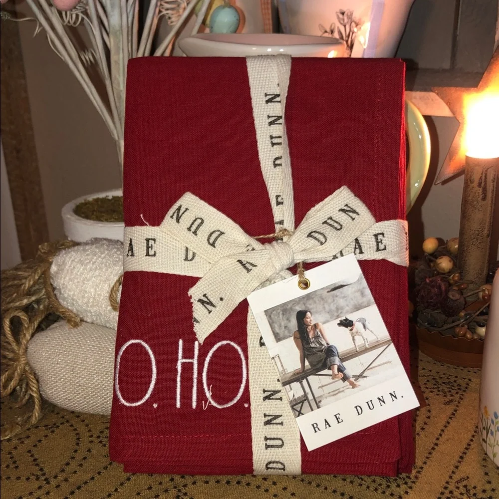 Rae Dunn MERRY NOEL HOHOHO PEACE Red Embroidered Napkins Set of 4 - Picture 3 of 4